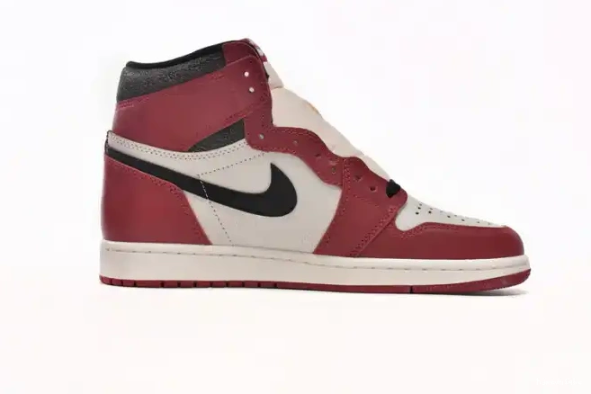 HYPE Retro OG Jordan Chicago and DZ5485-612 High Lost Found 1 0417